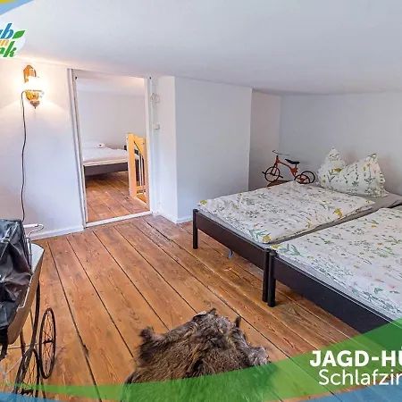 Jagd-angler-holzhaus-im-wald-am-see Kyritz
