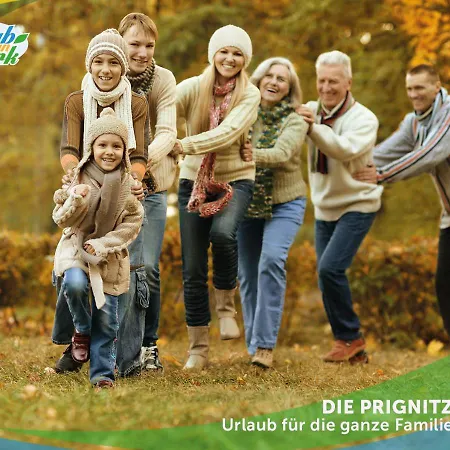 Jagd-angler-holzhaus-im-wald-am-see